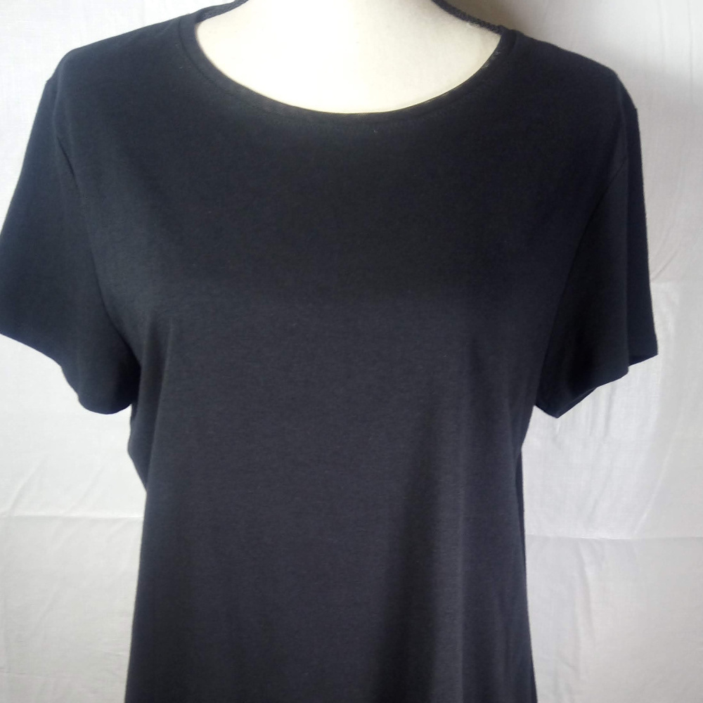 Liz Claiborne short-sleeved tee